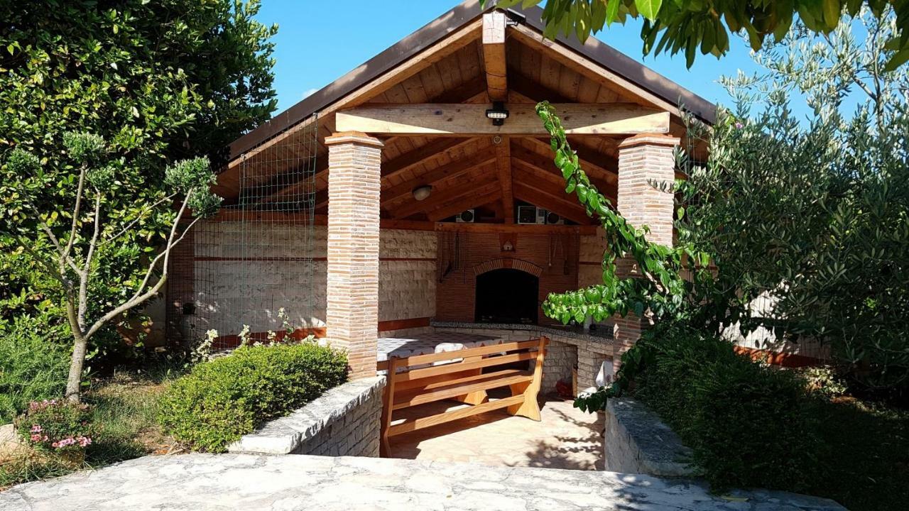 Villa Noela Pula Exteriör bild